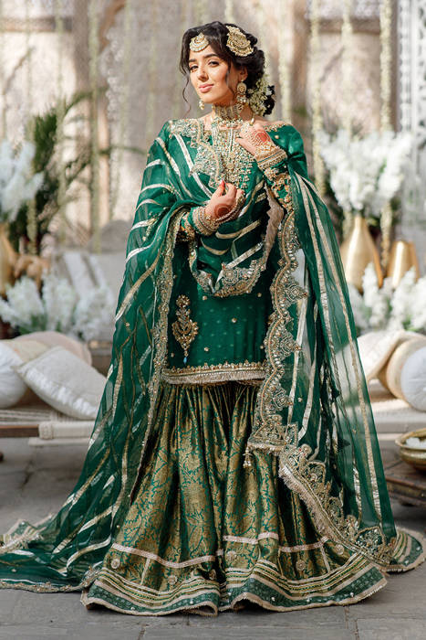 Buy Green Lehenga And Blouse Pure Floral Pattern Embellished Bridal Set For  Women by Prevasu Online at Aza Fashions.