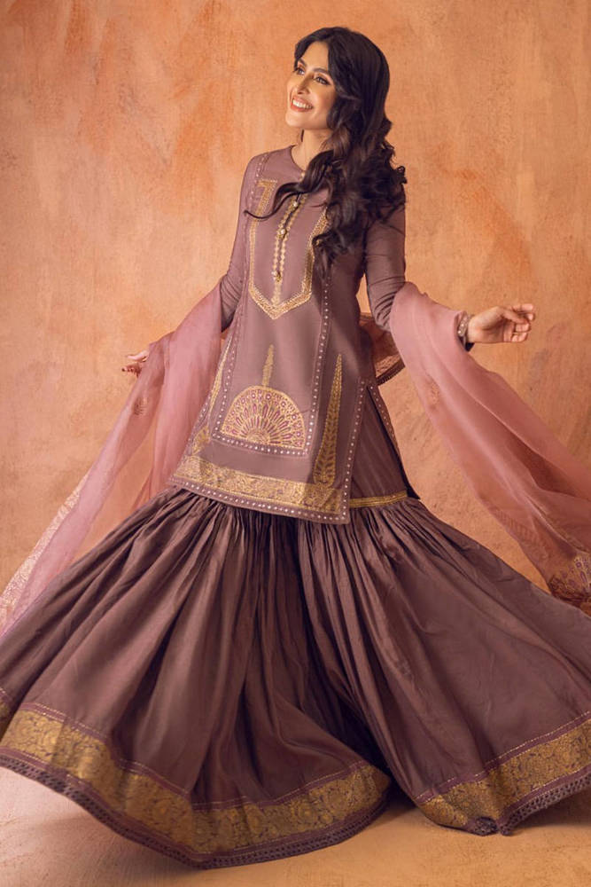 Ayeza Khan Mohsin Naveed Ranjha Design Studio