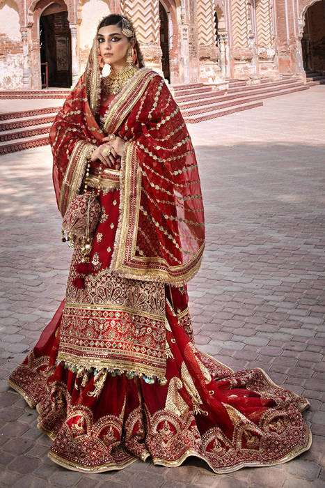 SHOW THAT YOU ARE ROYALTY WHILE WEARING A MAROON VELVET SHERWANI MATCHING  THE NAVY BLUE AND RED LEHENGA. | Pakistani women dresses, Bridal outfits,  Stylish wedding